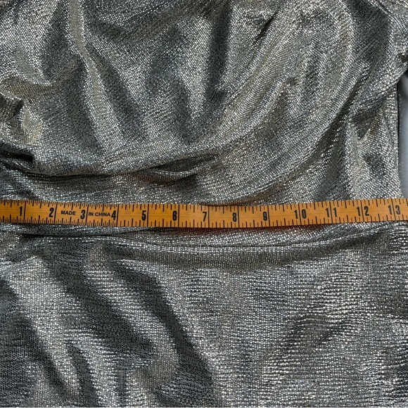 ADRIANNA PAPELL SILVER METALLIC COWL CAPE BLOUSE DRAPED BACK SIZE 4 ZIPPER BACK - Picture 4 of 16